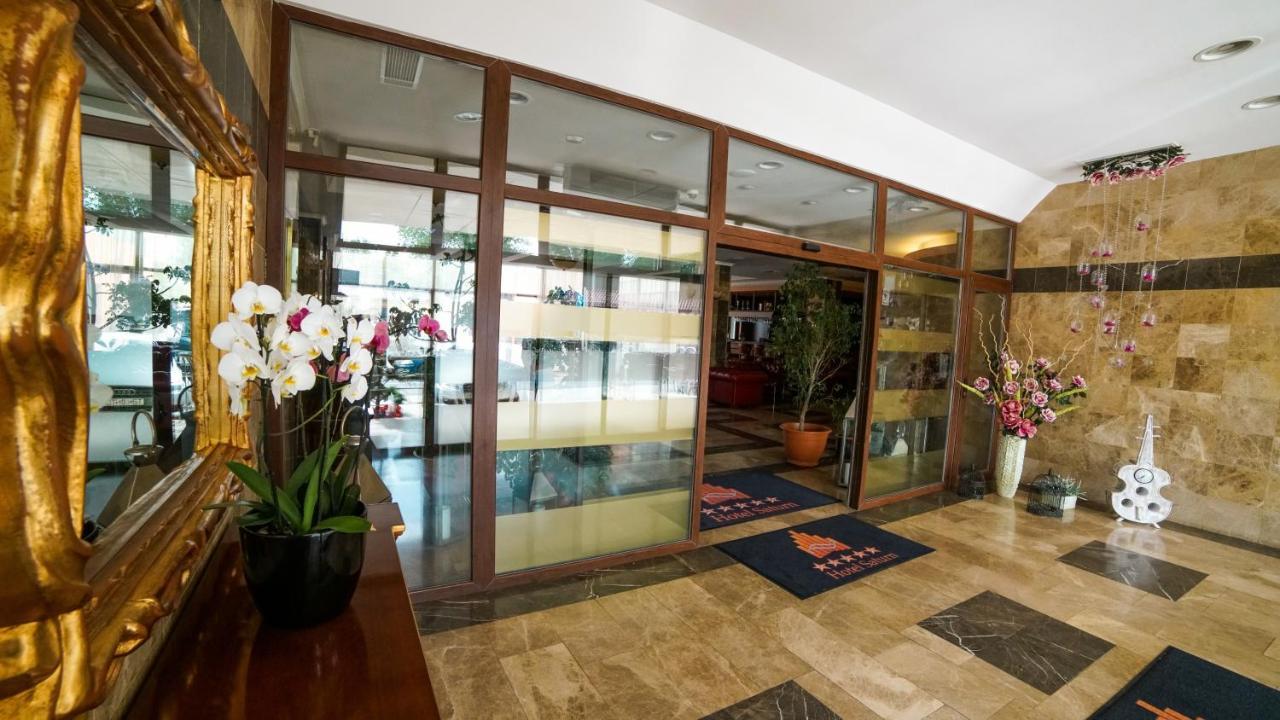 Hotel Saturn Exterior foto