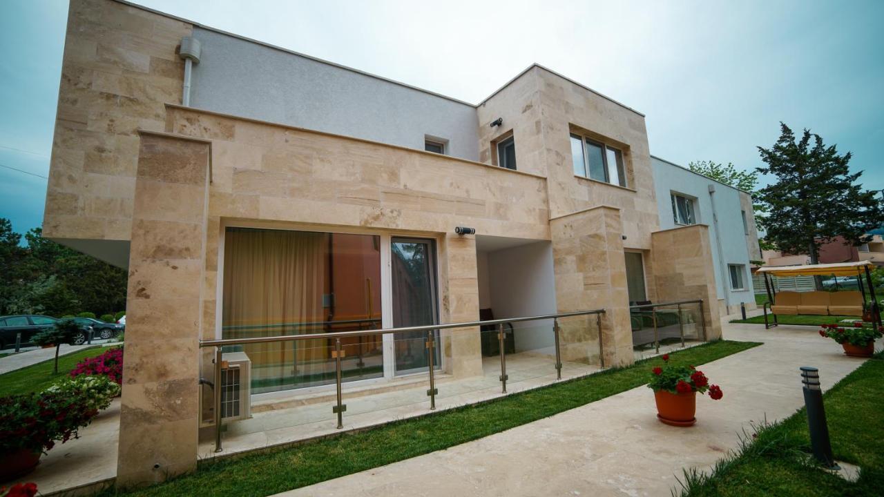 Hotel Saturn Exterior foto
